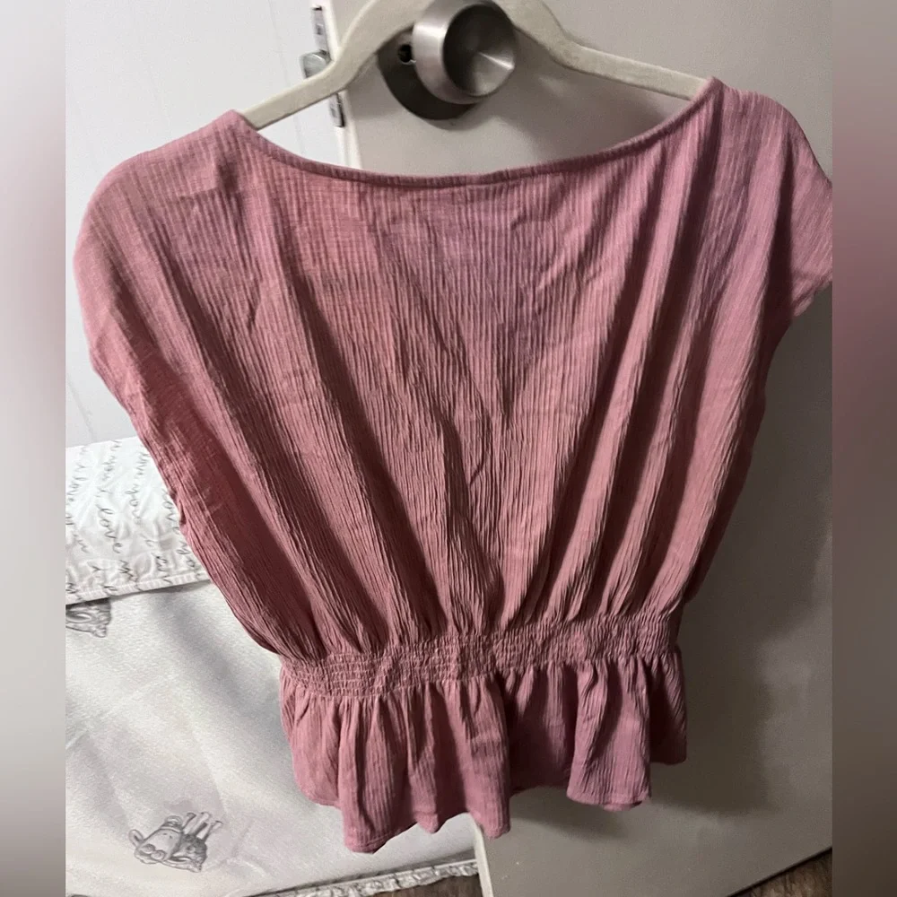 Old Navy Pink Women's Top - Picture 2 of 2